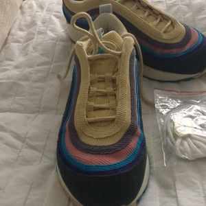 Nike air max sneakers used ones practically new